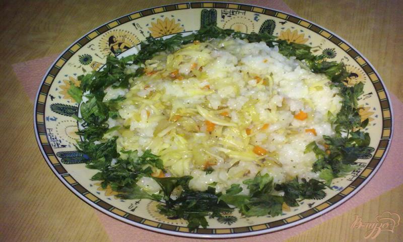 Фото приготовление рецепта: Жареный рис с овощами по-китайски шаг №8