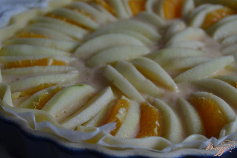 Фото приготовление рецепта: Яблочно-апельсиновый пирог шаг №5