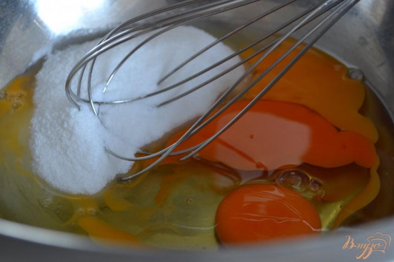 Фото приготовление рецепта: Яблочно-апельсиновый пирог шаг №1