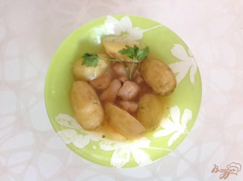 Фото приготовление рецепта: Тушенная картошка с курицей шаг №6