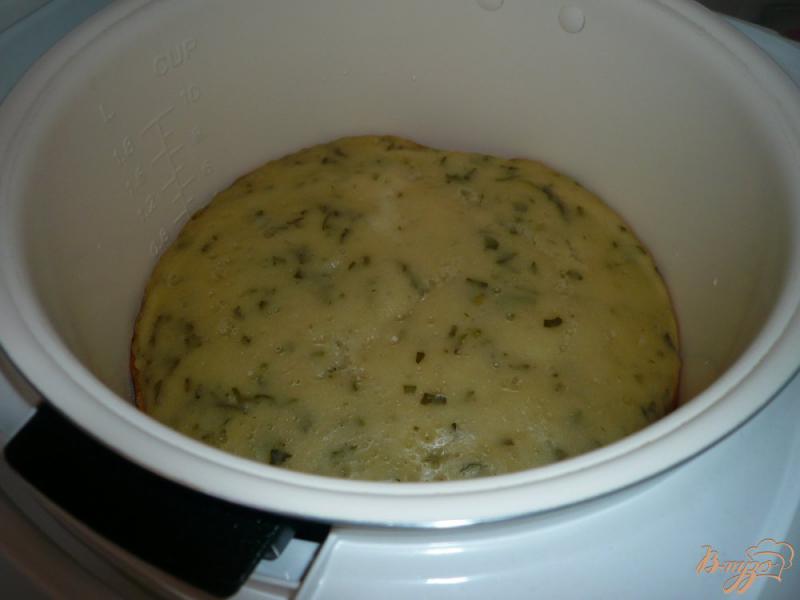Фото приготовление рецепта: Кефирный пирог со свежей мятой шаг №6