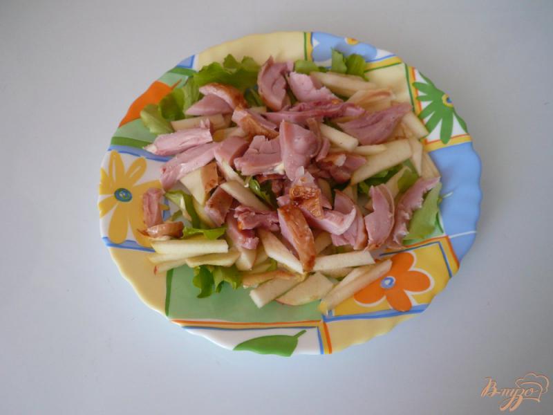 Фото приготовление рецепта: Салат с копченой курицей шаг №4