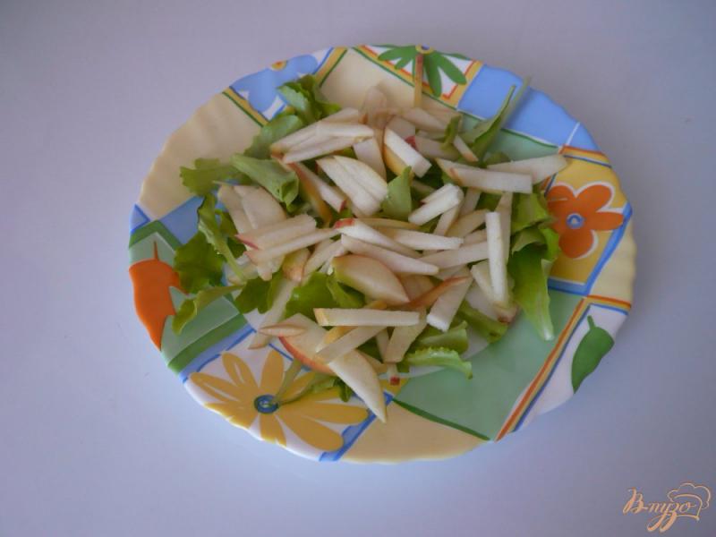 Фото приготовление рецепта: Салат с копченой курицей шаг №3
