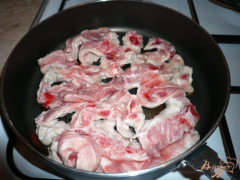 Фото приготовление рецепта: Свиное рагу со шпинатом шаг №1
