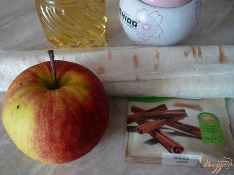 Фото приготовление рецепта: Хрустящий конвертик из лаваша с яблочной начинкой шаг №1