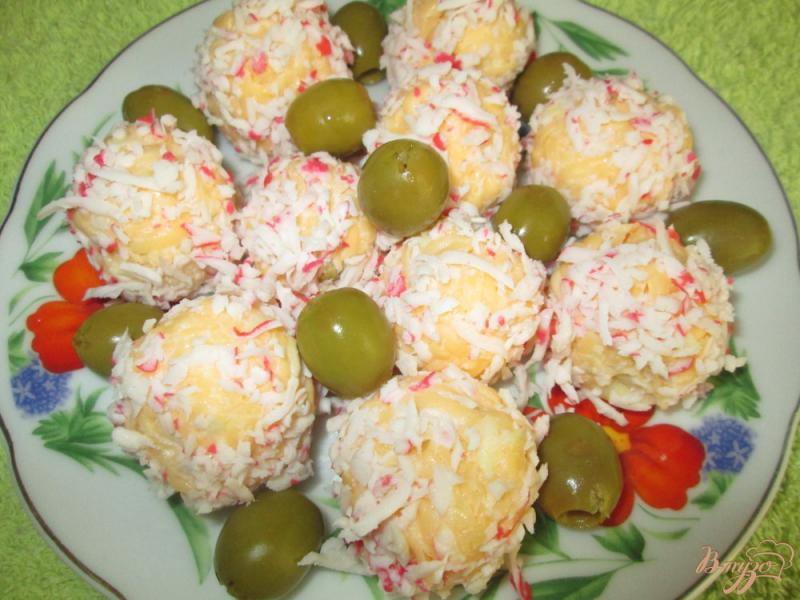 Фото приготовление рецепта: Сырные шарики с оливками шаг №11