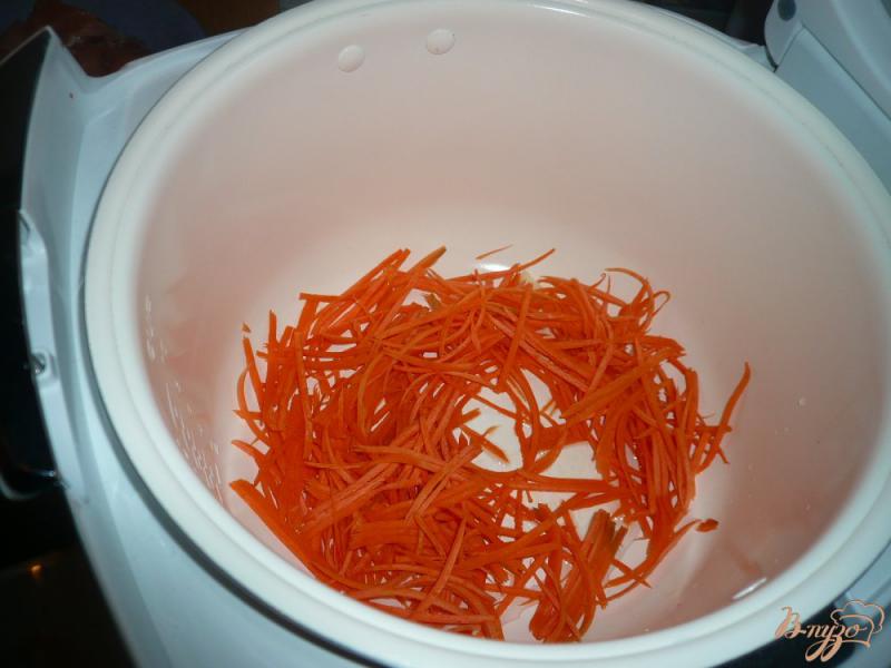 Фото приготовление рецепта: Куриная грудка с морковью и мандарином шаг №3