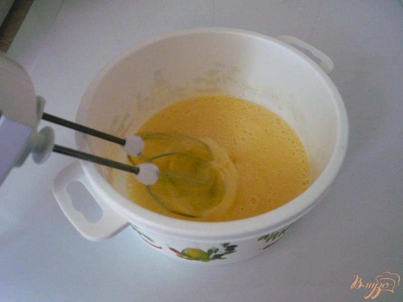 Фото приготовление рецепта: Шарлотка с яблоками и свежей мятой шаг №1