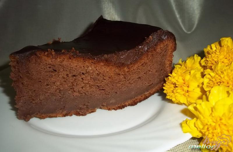 Фото приготовление рецепта: Медово-шоколадно-банановый торт шаг №8