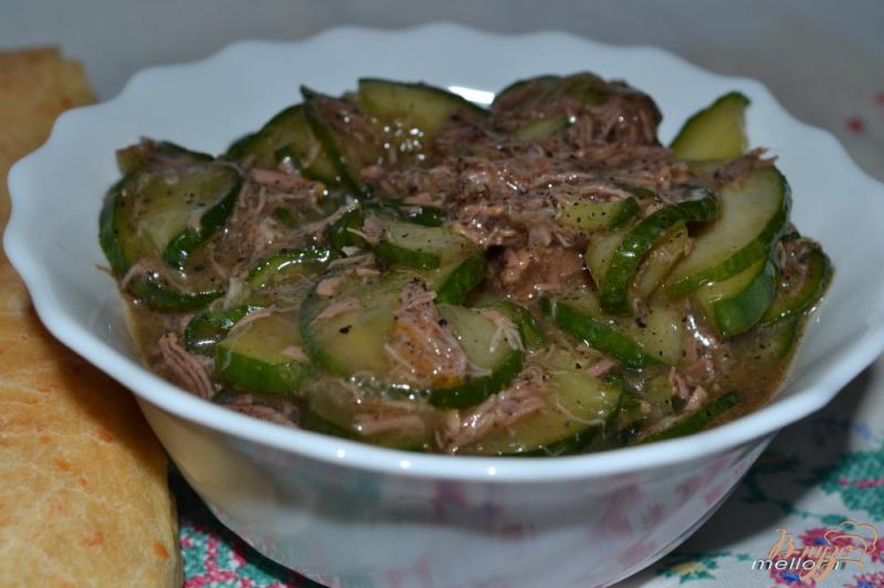 Фото приготовление рецепта: Салат огуречный с мясом (острый) шаг №7