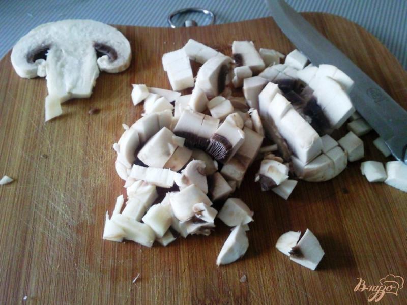 Фото приготовление рецепта: Паштет из куриной печени с грибами шаг №2