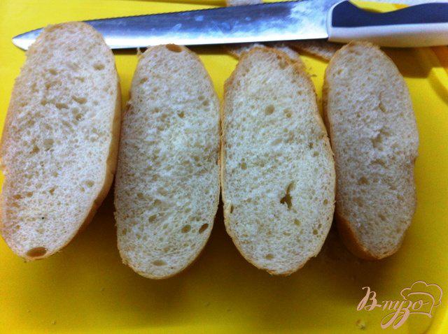 Фото приготовление рецепта: Горячий бутерброд в духовке шаг №1