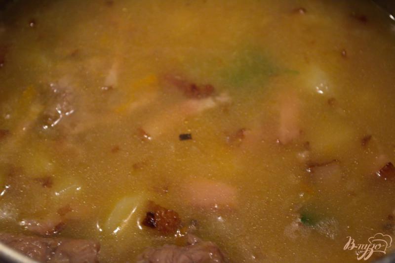 Фото приготовление рецепта: Говяжий суп с  беконом шаг №6