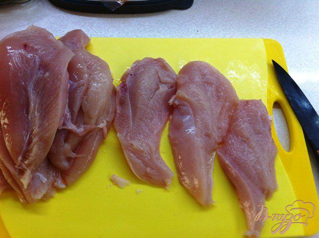 Фото приготовление рецепта: Куриное в сырной панировке шаг №2