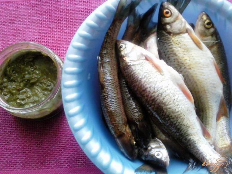 Фото приготовление рецепта: Жаренная речная рыба,маринованная в соусе чимичурри шаг №1
