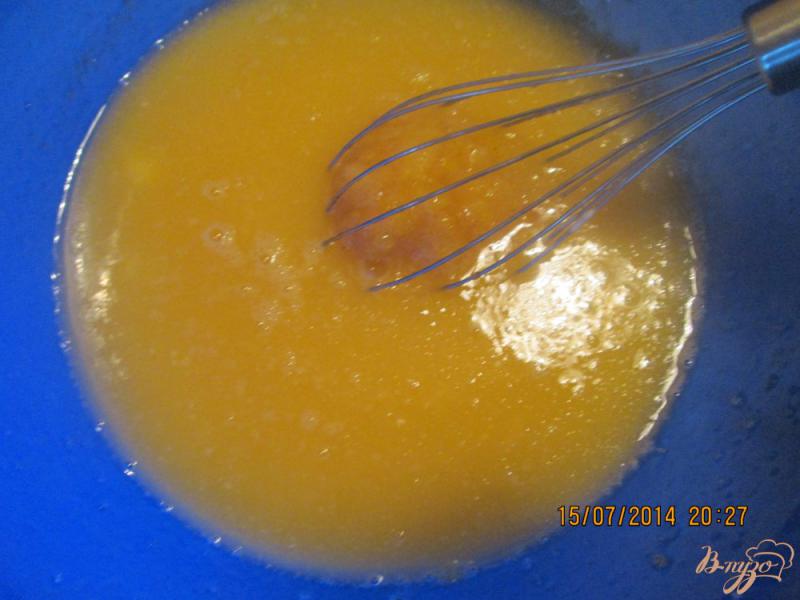 Фото приготовление рецепта: Песочное печенье с  клубничным джемом шаг №2