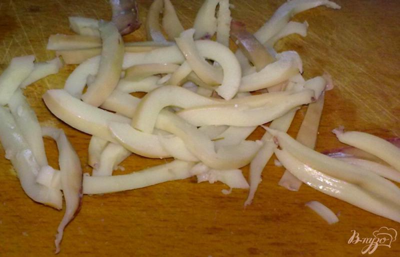 Фото приготовление рецепта: Салат с кальмарами и кукурузой шаг №1