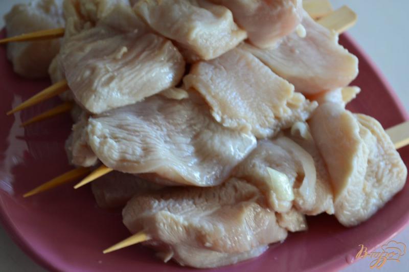 Фото приготовление рецепта: Шашлычки из куриного мяса на сковороде шаг №2