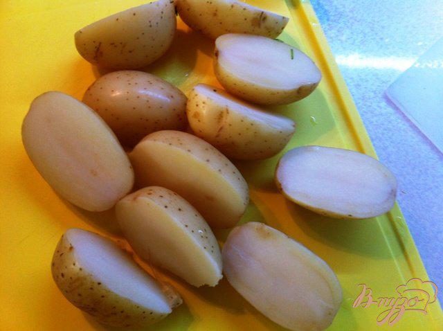 Фото приготовление рецепта: Свиные ребра в кисло-сладком маринаде с картофелем шаг №10