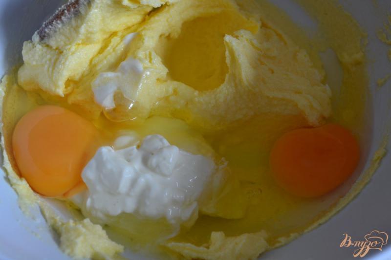 Фото приготовление рецепта: Чернично-лимонный кекс шаг №2