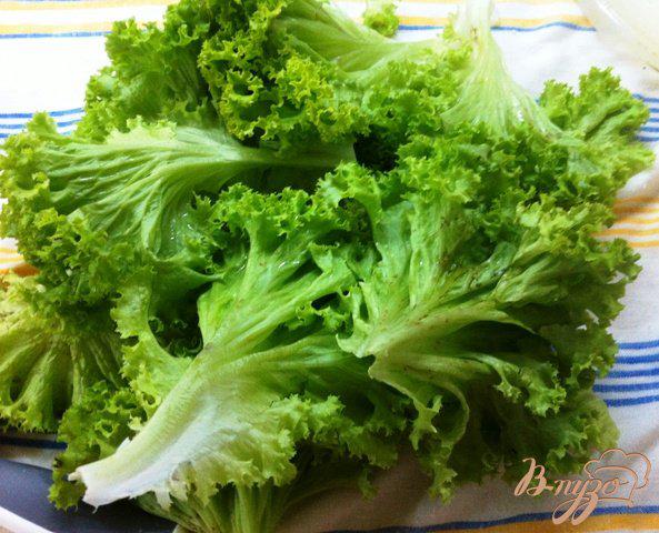 Фото приготовление рецепта: Салат с овощами, семгой и водорослями чука шаг №1