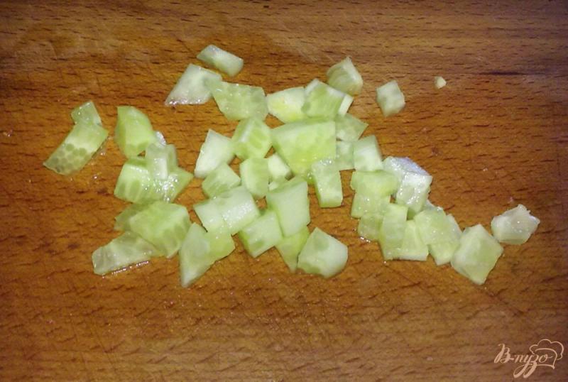 Фото приготовление рецепта: Салат с огурцами и грушей шаг №1