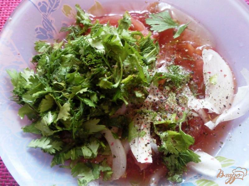 Фото приготовление рецепта: Салат из соленых помидоров шаг №4