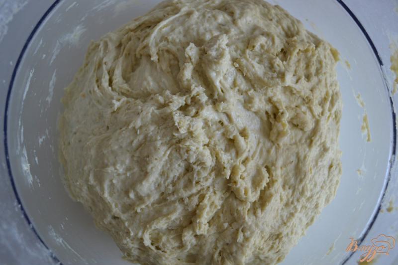 Фото приготовление рецепта: Базиликово-чесночный  хлеб шаг №3