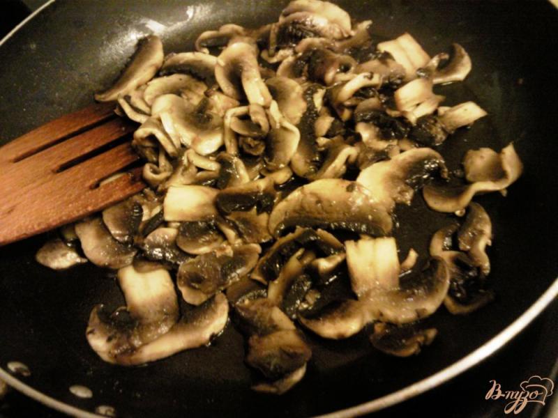 Фото приготовление рецепта: Салат из фасоли и грибов шаг №1