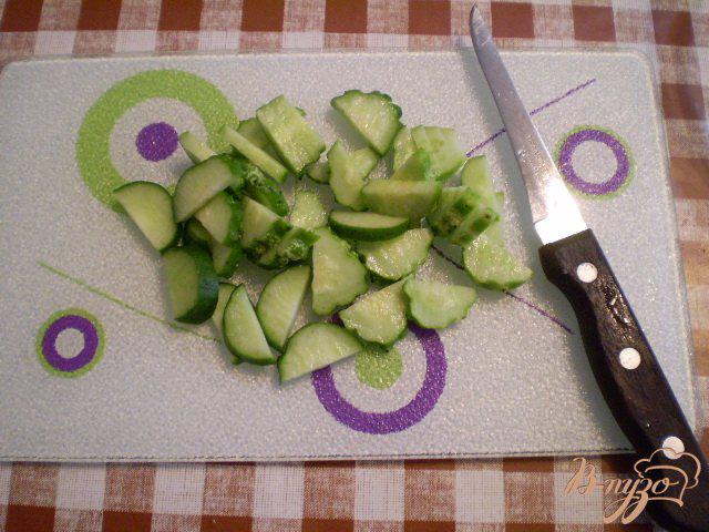 Фото приготовление рецепта: Овощной салат с кукурузой шаг №3