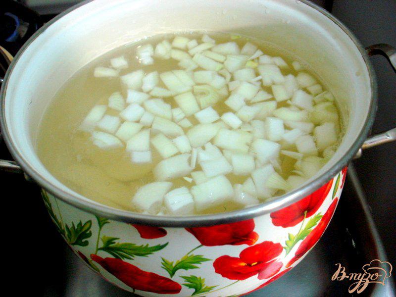 Фото приготовление рецепта: Суп из карасей шаг №4
