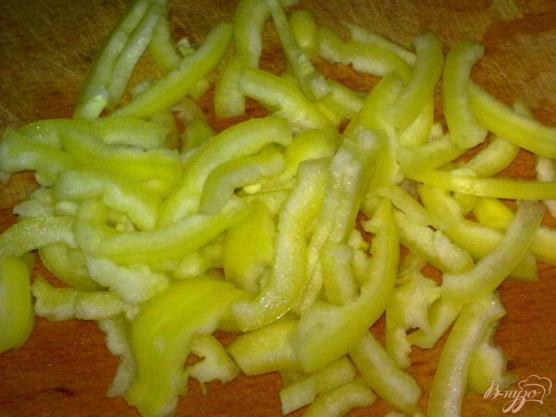 Фото приготовление рецепта: Салат с капустой «Пестрый» шаг №4