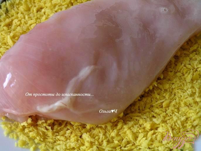 Фото приготовление рецепта: Куриные грудки в карри-панировке шаг №2