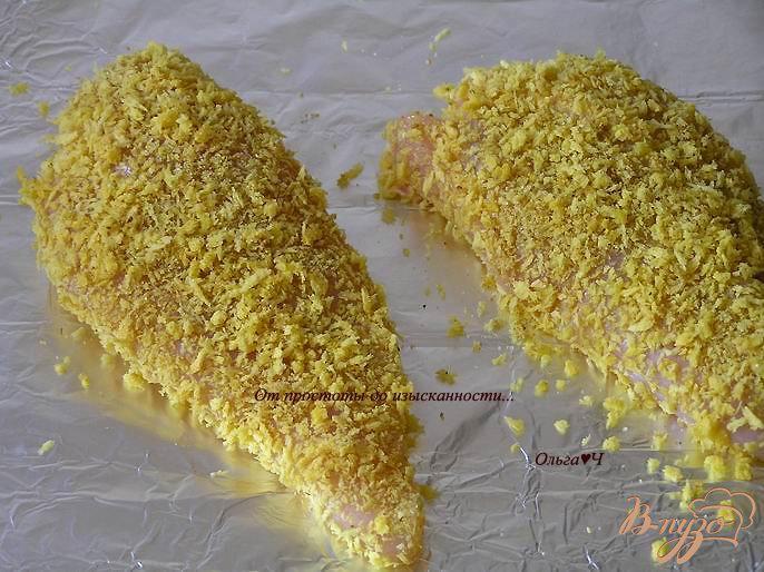Фото приготовление рецепта: Куриные грудки в карри-панировке шаг №3