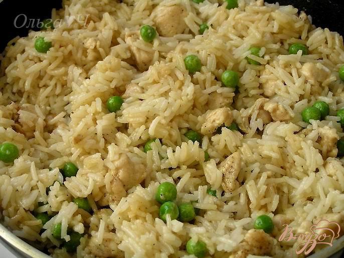 Фото приготовление рецепта: Рис с курицей по-азиатски шаг №4