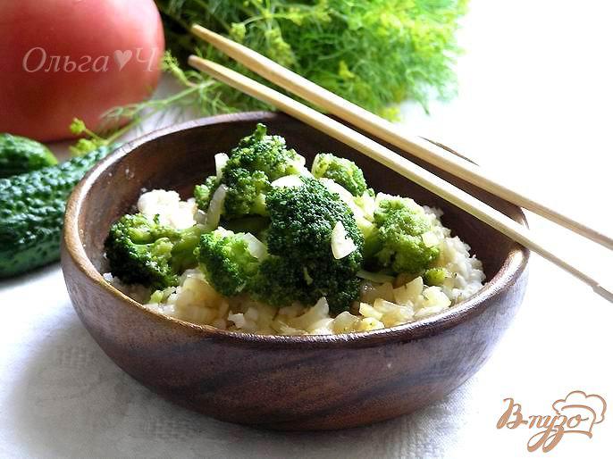 Фото приготовление рецепта: Рис с брокколи по-китайски шаг №5