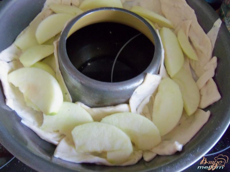 Фото приготовление рецепта: Пирог с яблоками, нектарином и карамельной корочкой шаг №1
