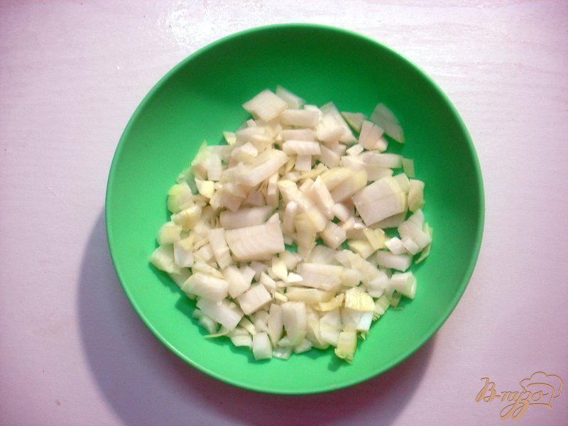 Фото приготовление рецепта: Зелёный горошек с морковью в соусе шаг №3