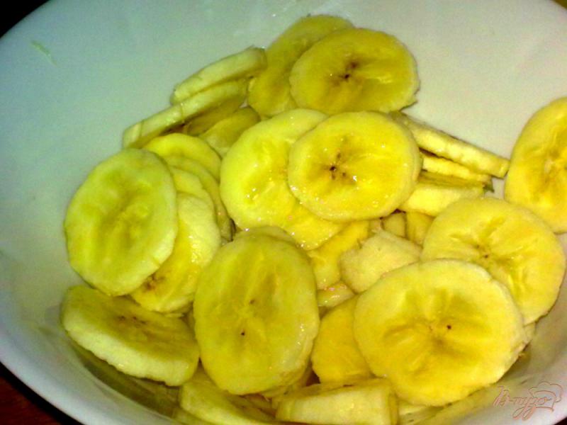 Фото приготовление рецепта: Кексы овсяные с бананом шаг №4