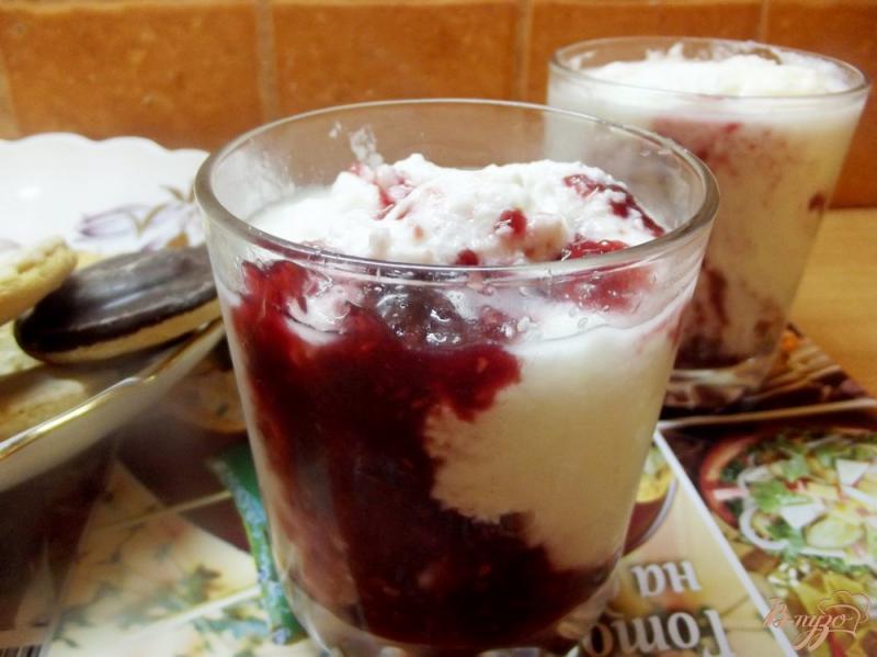 Фото приготовление рецепта: Десерт из домашнего йогурта без йогуртницы шаг №5