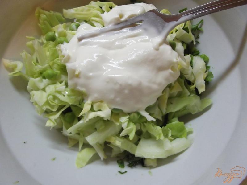 Фото приготовление рецепта: Салат с зеленым горошком шаг №5