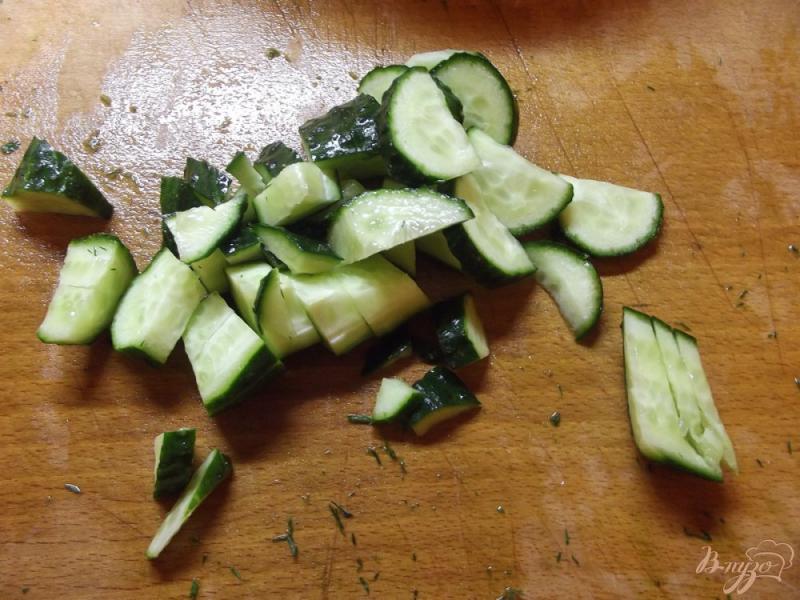 Фото приготовление рецепта: Салат с зеленым горошком шаг №2