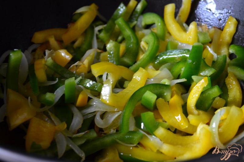 Фото приготовление рецепта: Овощное рагу с зеленым горошком шаг №2
