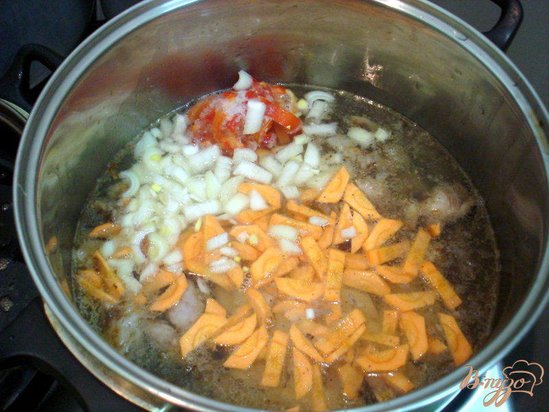 Фото приготовление рецепта: Свинина с фасолью и овощами шаг №10