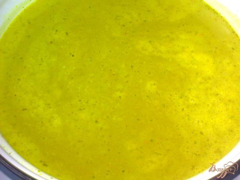 Фото приготовление рецепта: Куриный суп  с гречкой и грибами шаг №3
