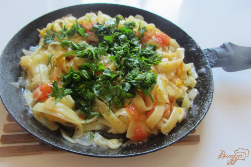 Фото приготовление рецепта: Спагетти тушеные с овощами и специями шаг №8