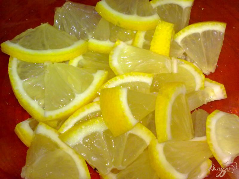 Фото приготовление рецепта: Компот из груш с лимоном и пряностями шаг №2