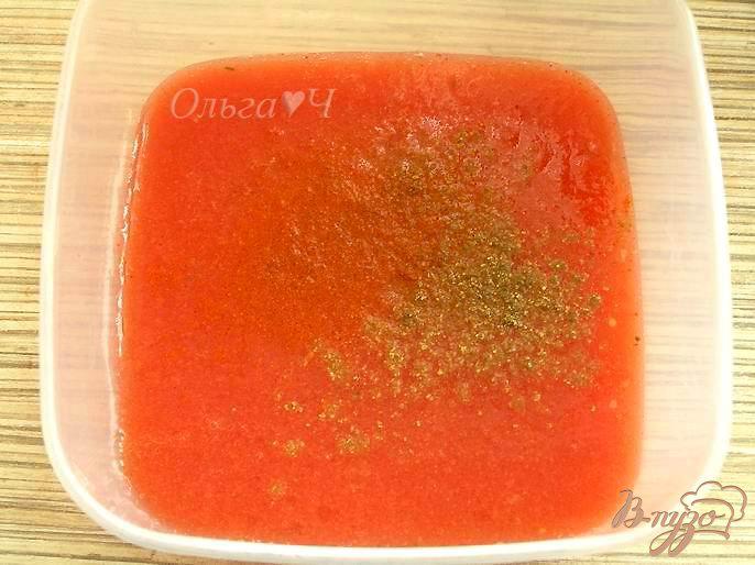Фото приготовление рецепта: Фреш «Томат и морковь» шаг №3