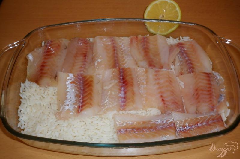 Фото приготовление рецепта: Рыба с тыквой и томатным соусом шаг №6