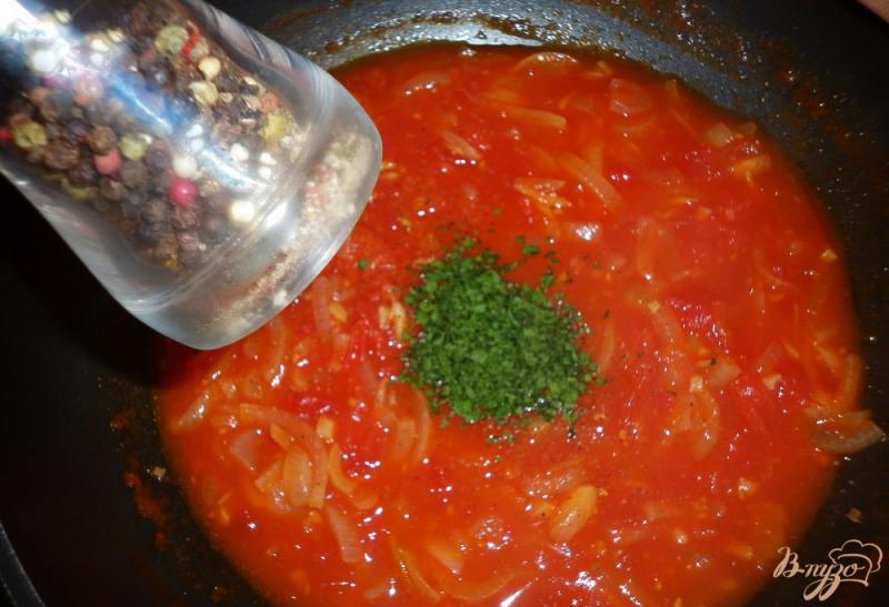 Фото приготовление рецепта: Рыба с тыквой и томатным соусом шаг №5